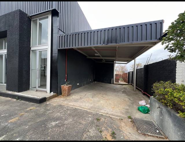 600M² WAREHOUSE TO LET IN FERNDALE